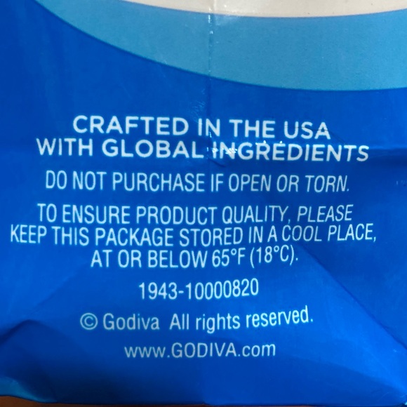 Gift Set GODIVA Belgium Chocolates and Mug 16 oz - Picture 6 of 16